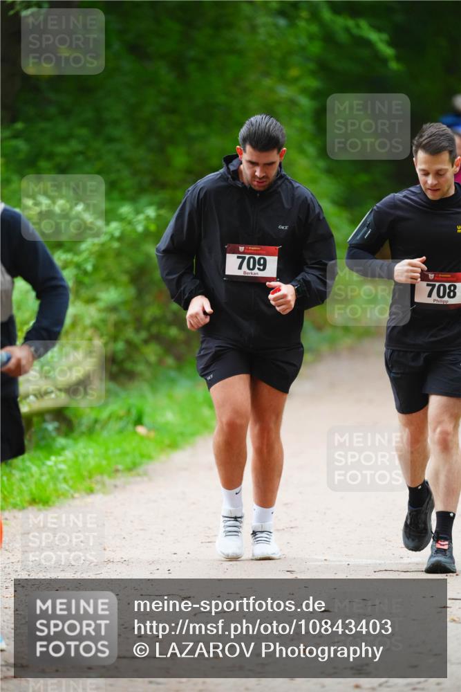 11.10.2026 - Bramfelder Halbmarathon 2026 LAZAROV Photography http://msf.ph/oto/10843403 11.10.2026 10:42:34 Laufen 709, 708 meine-sportfotos.de
