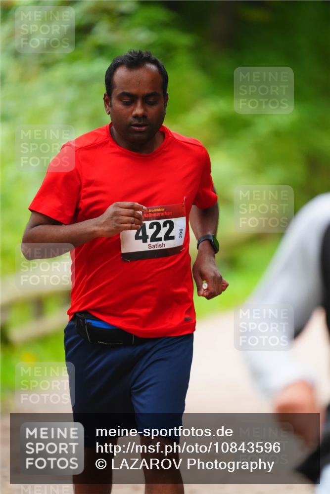 11.10.2026 - Bramfelder Halbmarathon 2026 LAZAROV Photography http://msf.ph/oto/10843596 11.10.2026 10:47:09 Laufen 422 meine-sportfotos.de