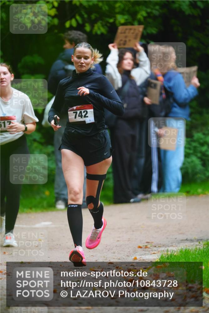 11.10.2026 - Bramfelder Halbmarathon 2026 LAZAROV Photography http://msf.ph/oto/10843728 11.10.2026 10:49:59 Laufen 617, 742 meine-sportfotos.de