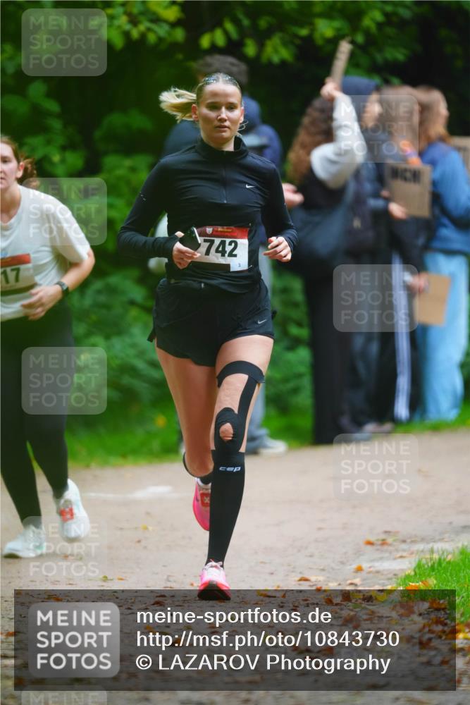 11.10.2026 - Bramfelder Halbmarathon 2026 LAZAROV Photography http://msf.ph/oto/10843730 11.10.2026 10:50:00 Laufen 17, 742 meine-sportfotos.de