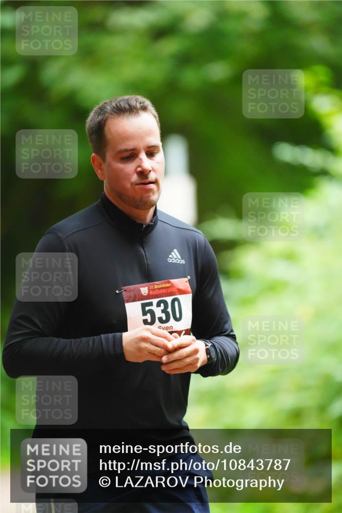 11.10.2026 - Bramfelder Halbmarathon 2026 LAZAROV Photography http://msf.ph/oto/10843787 11.10.2026 10:51:14 Laufen 35, 530 meine-sportfotos.de