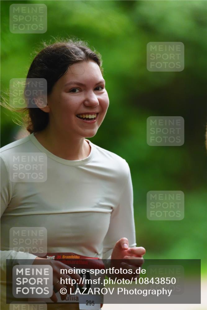 11.10.2026 - Bramfelder Halbmarathon 2026 LAZAROV Photography http://msf.ph/oto/10843850 11.10.2026 10:52:14 Laufen 35, 295 meine-sportfotos.de