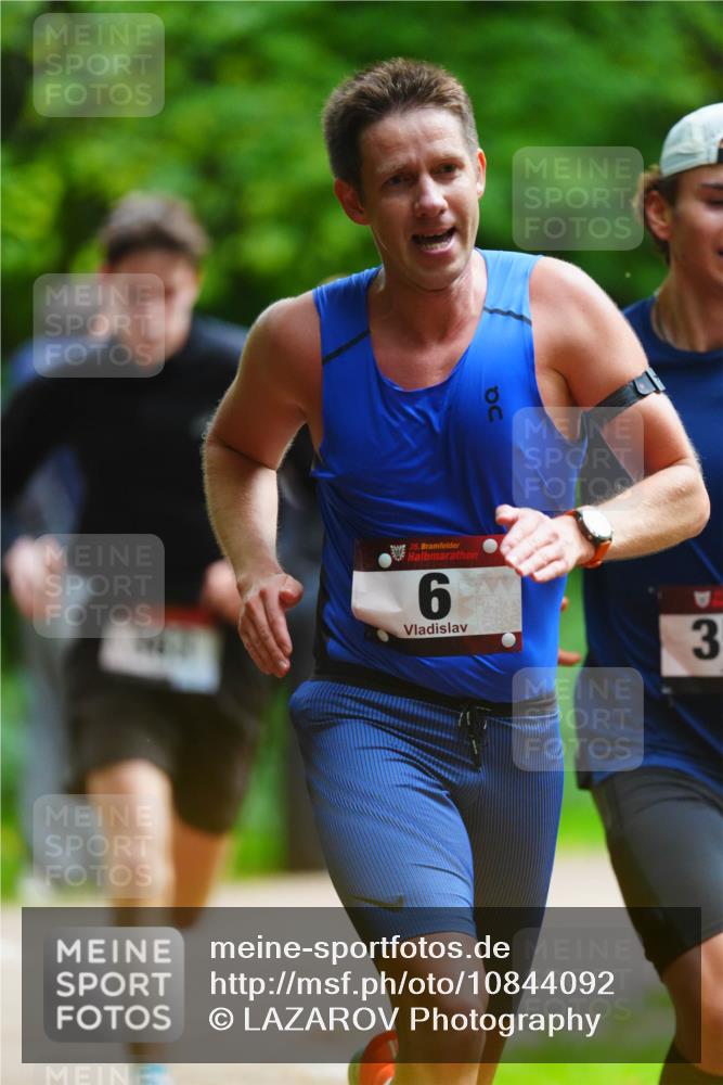 11.10.2026 - Bramfelder Halbmarathon 2026 LAZAROV Photography http://msf.ph/oto/10844092 11.10.2026 10:56:32 Laufen 35, 6, 3 meine-sportfotos.de