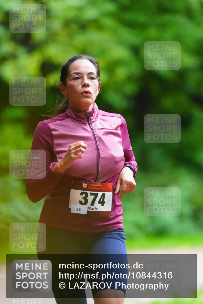 11.10.2026 - Bramfelder Halbmarathon 2026 LAZAROV Photography http://msf.ph/oto/10844316 11.10.2026 10:59:11 Laufen 374, 82 meine-sportfotos.de
