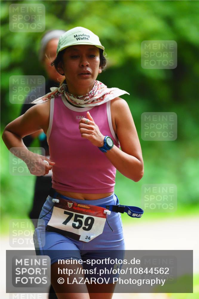 11.10.2026 - Bramfelder Halbmarathon 2026 LAZAROV Photography http://msf.ph/oto/10844562 11.10.2026 11:02:30 Laufen 35, 759, 24 meine-sportfotos.de