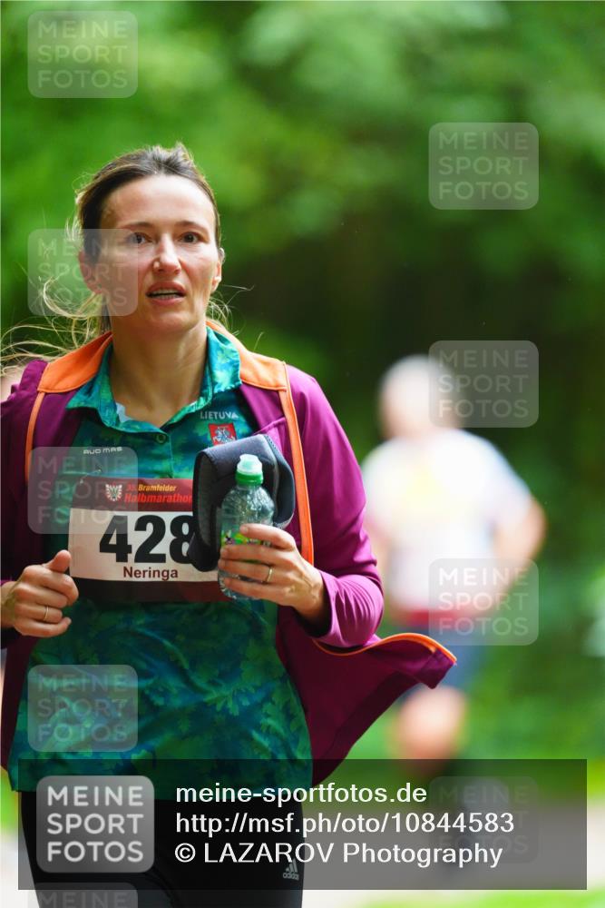 11.10.2026 - Bramfelder Halbmarathon 2026 LAZAROV Photography http://msf.ph/oto/10844583 11.10.2026 11:02:45 Laufen 35, 428 meine-sportfotos.de