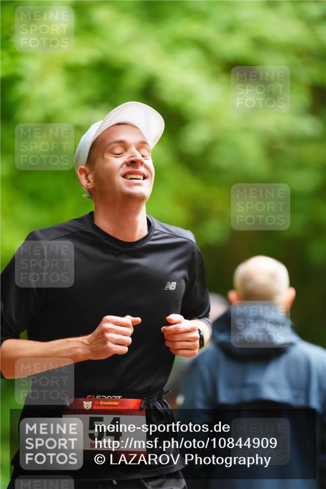 11.10.2026 - Bramfelder Halbmarathon 2026 LAZAROV Photography http://msf.ph/oto/10844909 11.10.2026 11:07:45 Laufen 35, 54 meine-sportfotos.de