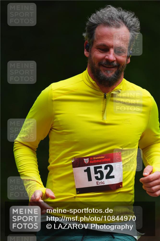 11.10.2026 - Bramfelder Halbmarathon 2026 LAZAROV Photography http://msf.ph/oto/10844970 11.10.2026 11:09:30 Laufen 35, 152 meine-sportfotos.de