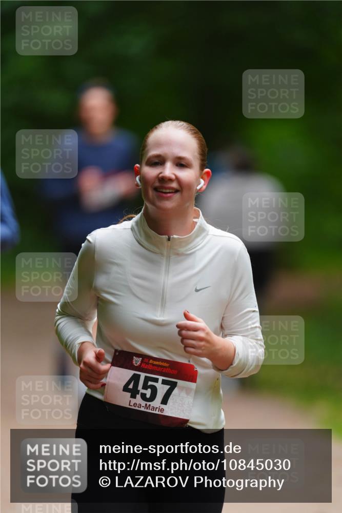 11.10.2026 - Bramfelder Halbmarathon 2026 LAZAROV Photography http://msf.ph/oto/10845030 11.10.2026 11:11:10 Laufen 35, 457 meine-sportfotos.de