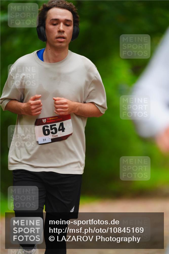 11.10.2026 - Bramfelder Halbmarathon 2026 LAZAROV Photography http://msf.ph/oto/10845169 11.10.2026 11:14:11 Laufen 35, 654, 31 meine-sportfotos.de