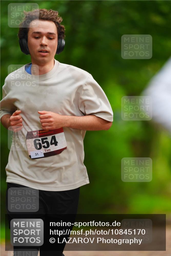 11.10.2026 - Bramfelder Halbmarathon 2026 LAZAROV Photography http://msf.ph/oto/10845170 11.10.2026 11:14:11 Laufen 10, 35, 654, 31 meine-sportfotos.de