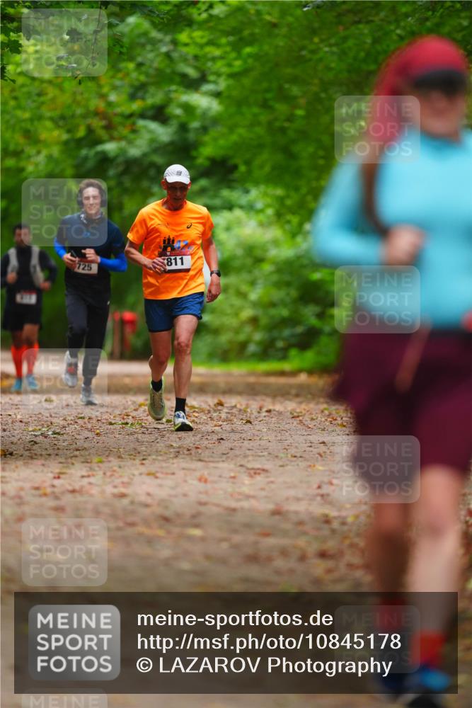 11.10.2026 - Bramfelder Halbmarathon 2026 LAZAROV Photography http://msf.ph/oto/10845178 11.10.2026 11:14:17 Laufen 725, 811 meine-sportfotos.de