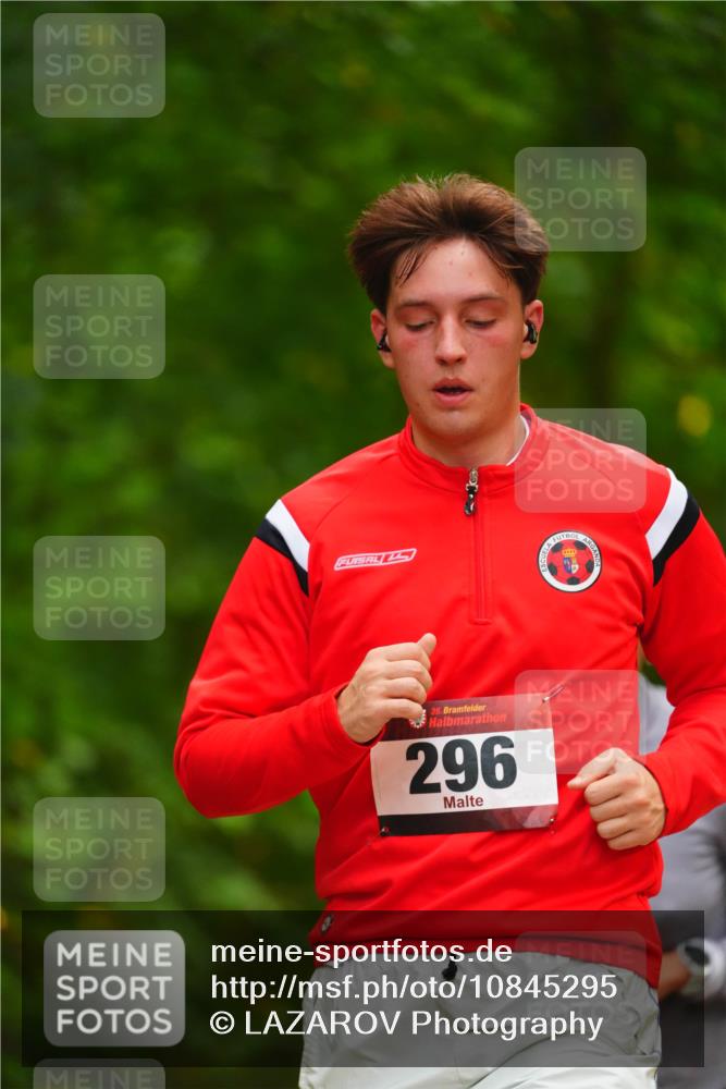 11.10.2026 - Bramfelder Halbmarathon 2026 LAZAROV Photography http://msf.ph/oto/10845295 11.10.2026 11:15:39 Laufen 35, 296 meine-sportfotos.de