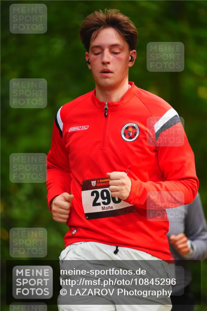 11.10.2026 - Bramfelder Halbmarathon 2026 LAZAROV Photography http://msf.ph/oto/10845296 11.10.2026 11:15:39 Laufen 35, 29 meine-sportfotos.de