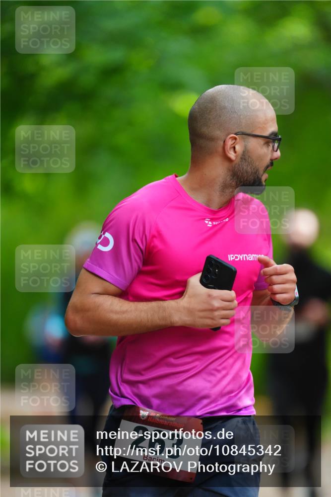 11.10.2026 - Bramfelder Halbmarathon 2026 LAZAROV Photography http://msf.ph/oto/10845342 11.10.2026 11:16:21 Laufen 35, 263 meine-sportfotos.de