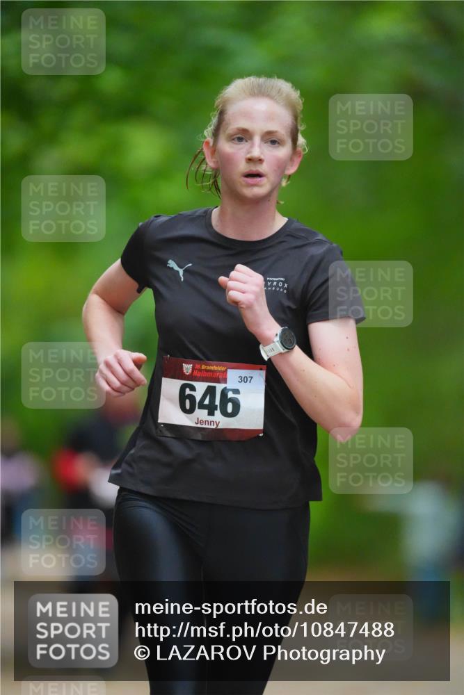 11.10.2026 - Bramfelder Halbmarathon 2026 LAZAROV Photography http://msf.ph/oto/10847488 11.10.2026 11:42:15 Laufen 35, 307, 646 meine-sportfotos.de