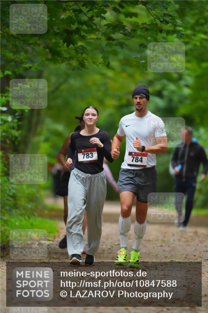 11.10.2026 - Bramfelder Halbmarathon 2026 LAZAROV Photography http://msf.ph/oto/10847588 11.10.2026 11:43:12 Laufen 783, 784 meine-sportfotos.de