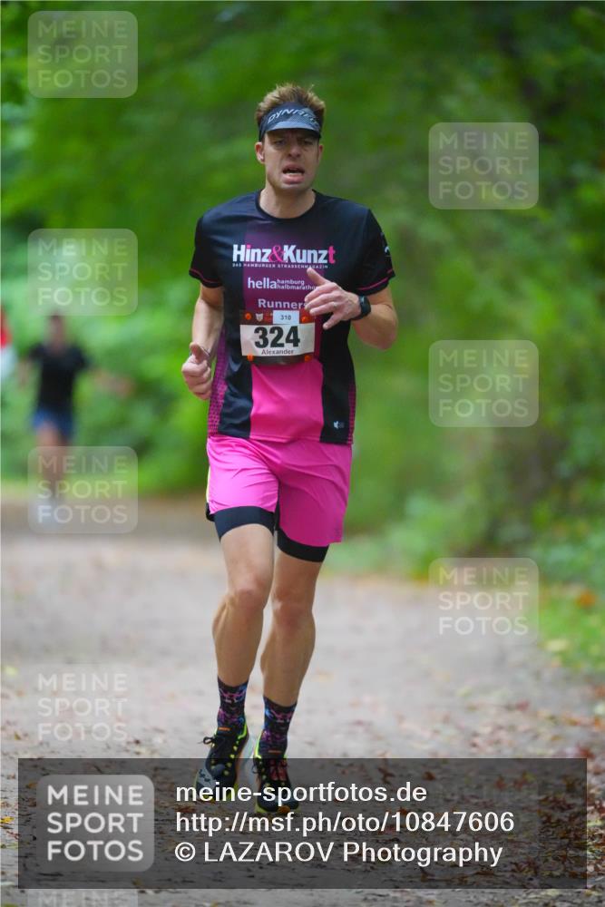 11.10.2026 - Bramfelder Halbmarathon 2026 LAZAROV Photography http://msf.ph/oto/10847606 11.10.2026 11:43:36 Laufen 310, 324 meine-sportfotos.de