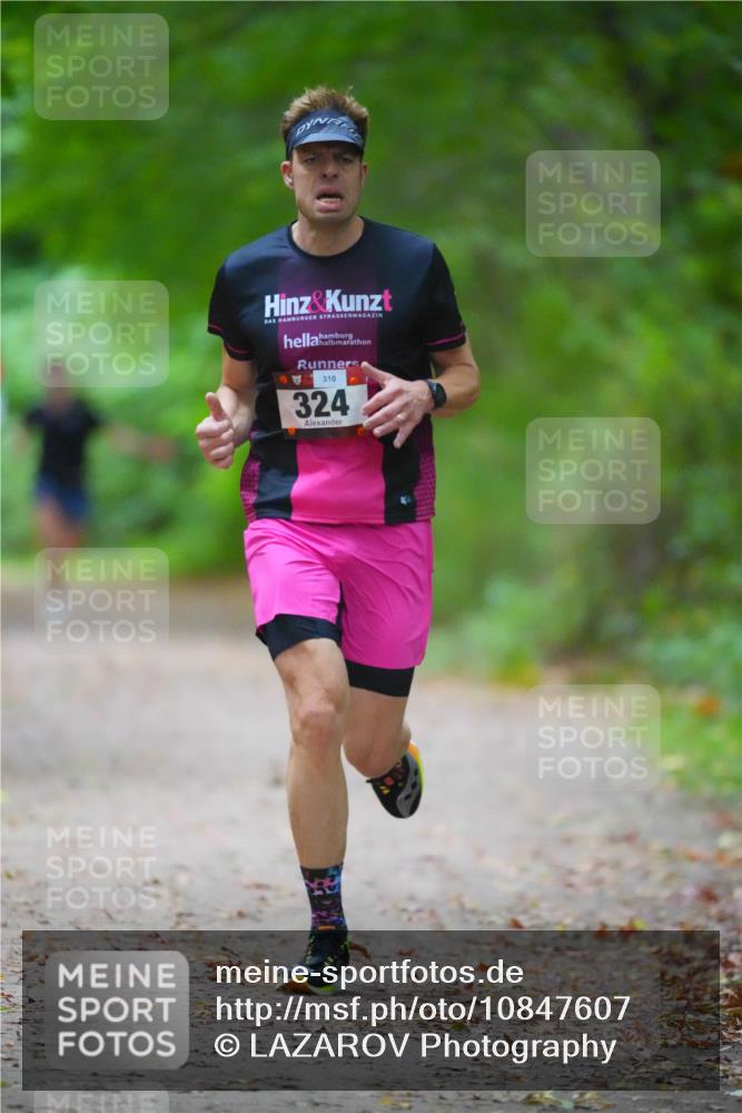11.10.2026 - Bramfelder Halbmarathon 2026 LAZAROV Photography http://msf.ph/oto/10847607 11.10.2026 11:43:37 Laufen 310, 324 meine-sportfotos.de