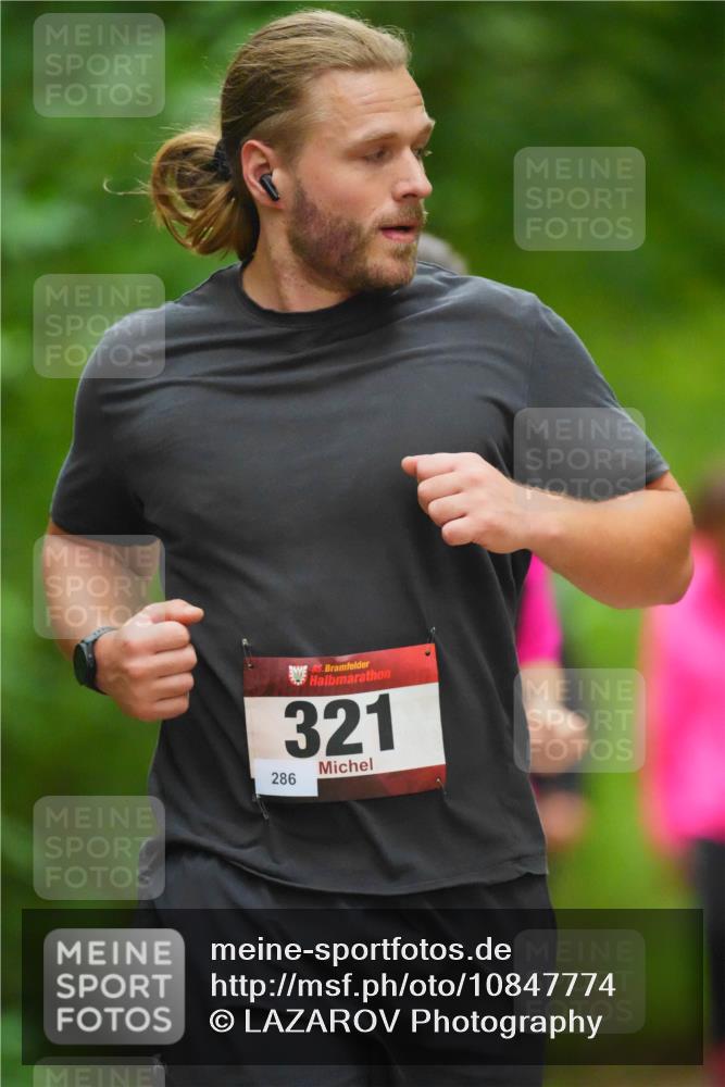 11.10.2026 - Bramfelder Halbmarathon 2026 LAZAROV Photography http://msf.ph/oto/10847774 11.10.2026 11:46:10 Laufen 35, 321, 286 meine-sportfotos.de