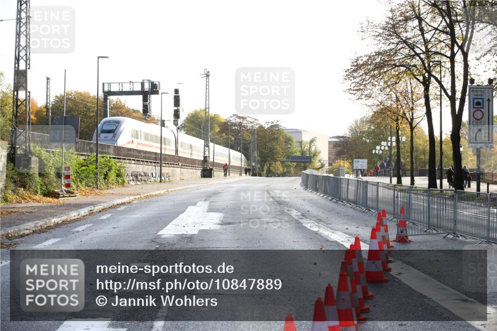 25.10.2026 - hella hamburg halbmarathon Jannik Wohlers http://msf.ph/oto/10847889 25.10.2026 09:40:01 Lombardsbrücke  meine-sportfotos.de