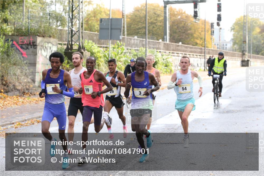 25.10.2026 - hella hamburg halbmarathon Jannik Wohlers http://msf.ph/oto/10847901 25.10.2026 10:07:43 Lombardsbrücke 3, 10, 1, 19, 24, 54, 29, 8 meine-sportfotos.de