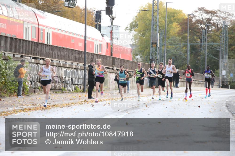 25.10.2026 - hella hamburg halbmarathon Jannik Wohlers http://msf.ph/oto/10847918 25.10.2026 10:10:46 Lombardsbrücke  meine-sportfotos.de