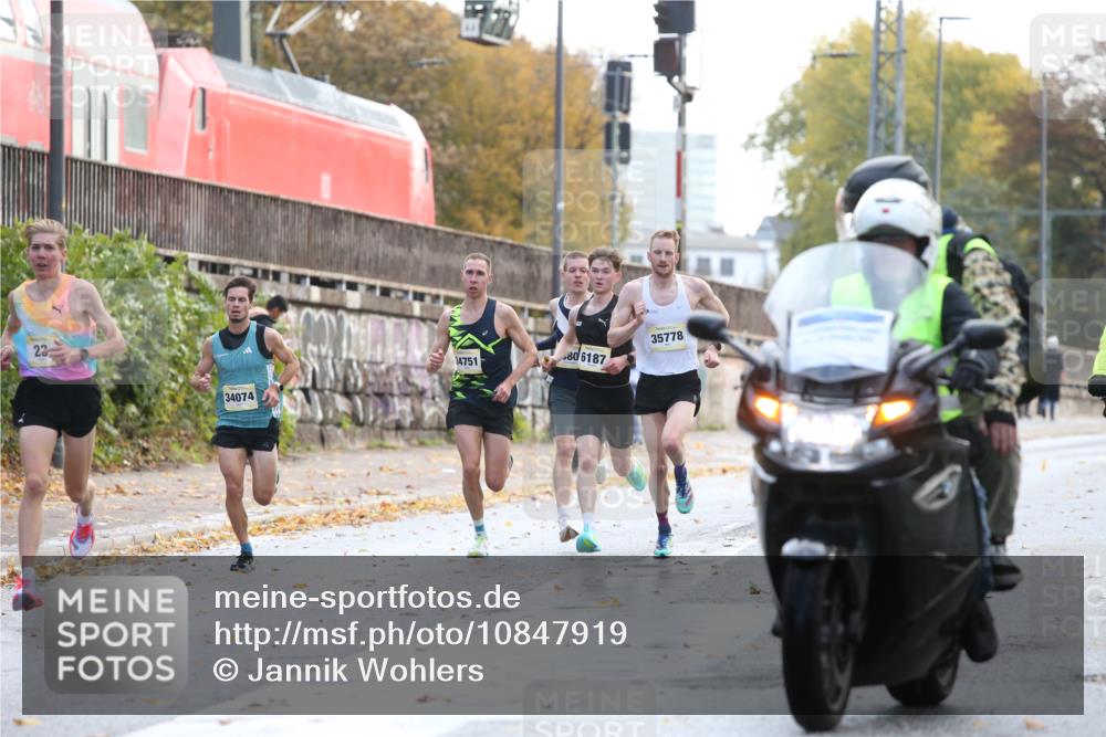 25.10.2026 - hella hamburg halbmarathon Jannik Wohlers http://msf.ph/oto/10847919 25.10.2026 10:10:51 Lombardsbrücke 20 meine-sportfotos.de
