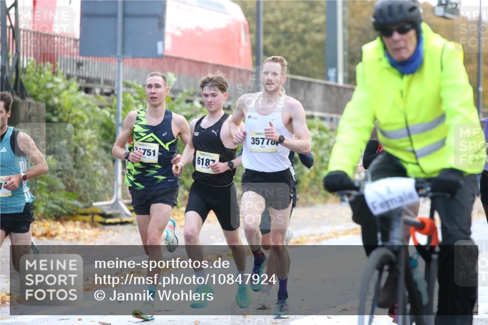 25.10.2026 - hella hamburg halbmarathon Jannik Wohlers http://msf.ph/oto/10847924 25.10.2026 10:10:54 Lombardsbrücke 20, 23, 16804, 31, 34074, 34751, 35778, 46, 6187 meine-sportfotos.de