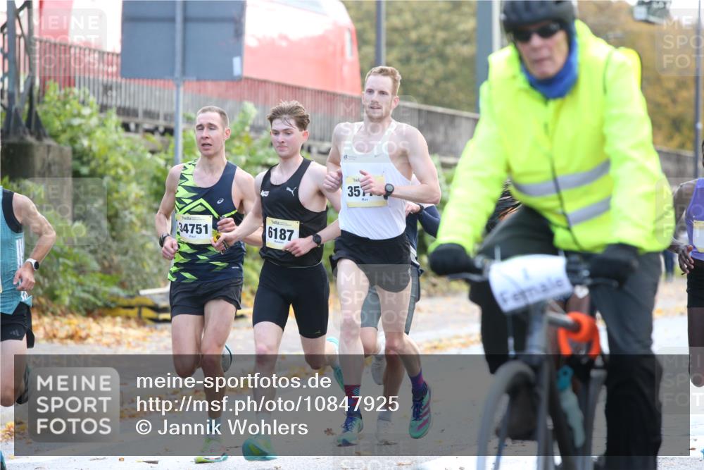 25.10.2026 - hella hamburg halbmarathon Jannik Wohlers http://msf.ph/oto/10847925 25.10.2026 10:10:54 Lombardsbrücke 20, 23, 16804, 35778, 34751, 34074, 31, 46, 6187 meine-sportfotos.de