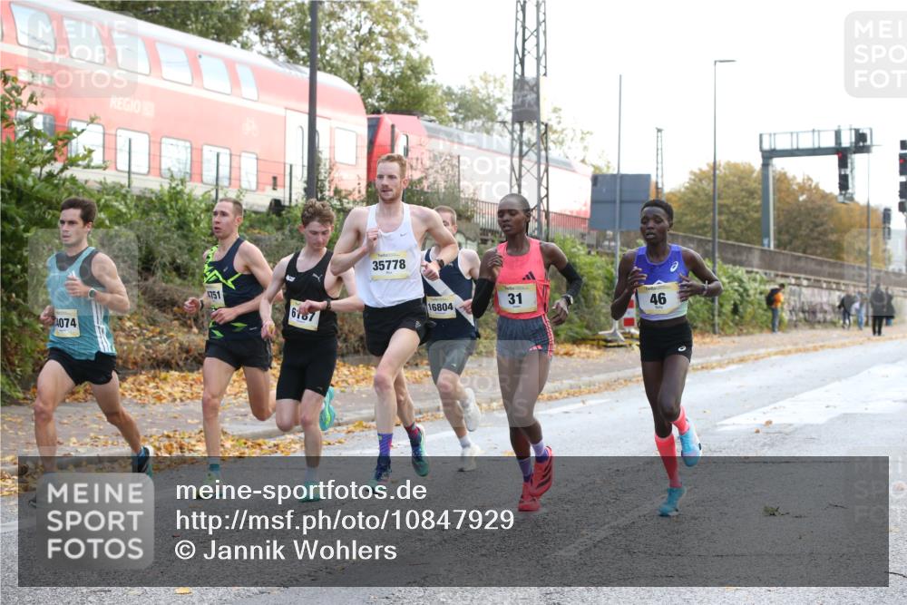 25.10.2026 - hella hamburg halbmarathon Jannik Wohlers http://msf.ph/oto/10847929 25.10.2026 10:10:56 Lombardsbrücke 20, 23, 16804, 35778, 34751, 34074, 31, 46, 6187 meine-sportfotos.de