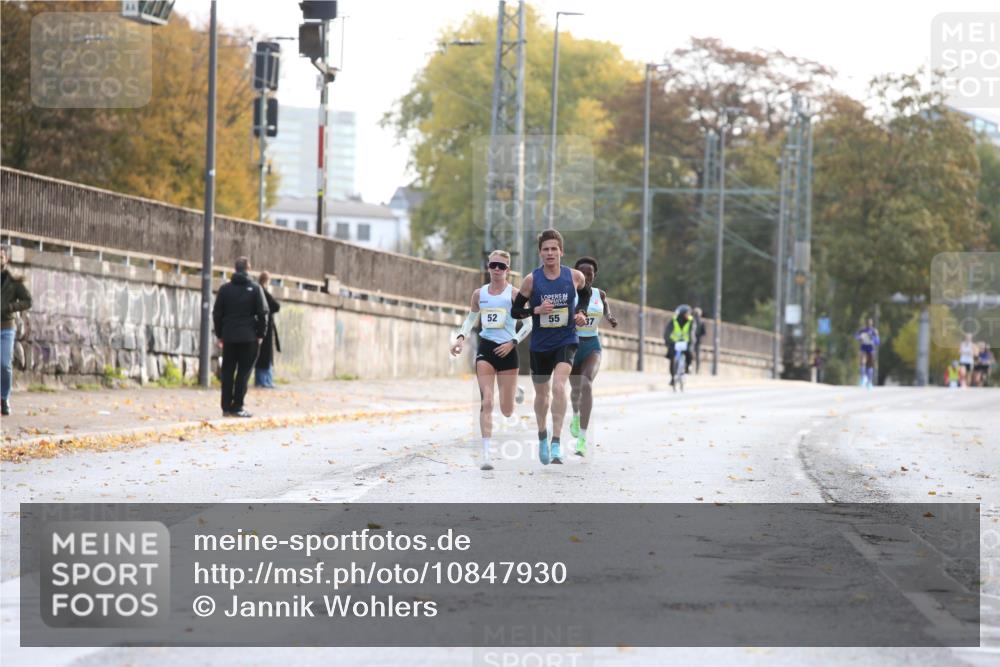 25.10.2026 - hella hamburg halbmarathon Jannik Wohlers http://msf.ph/oto/10847930 25.10.2026 10:11:08 Lombardsbrücke  meine-sportfotos.de