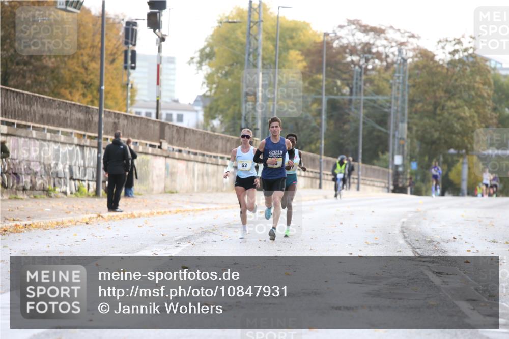 25.10.2026 - hella hamburg halbmarathon Jannik Wohlers http://msf.ph/oto/10847931 25.10.2026 10:11:08 Lombardsbrücke  meine-sportfotos.de
