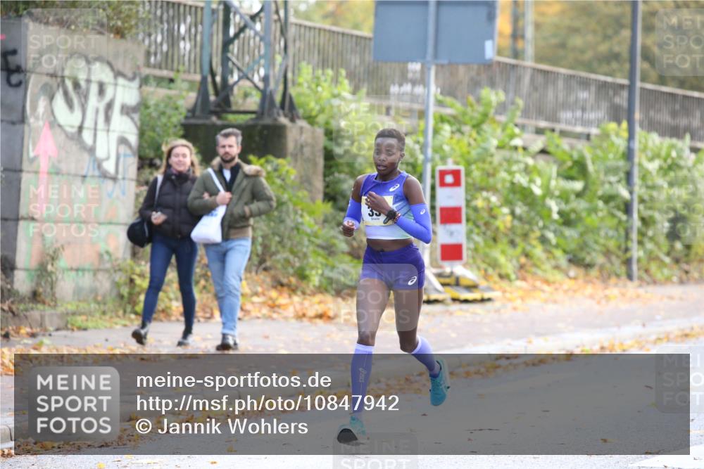 25.10.2026 - hella hamburg halbmarathon Jannik Wohlers http://msf.ph/oto/10847942 25.10.2026 10:11:29 Lombardsbrücke 33 meine-sportfotos.de