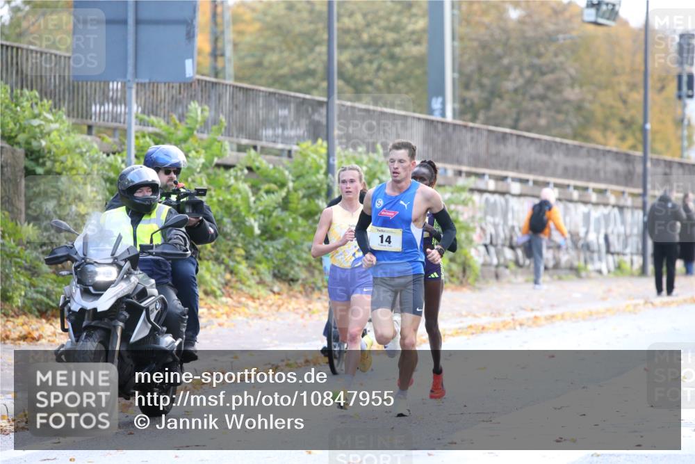 25.10.2026 - hella hamburg halbmarathon Jannik Wohlers http://msf.ph/oto/10847955 25.10.2026 10:11:47 Lombardsbrücke 14, 34, 32 meine-sportfotos.de