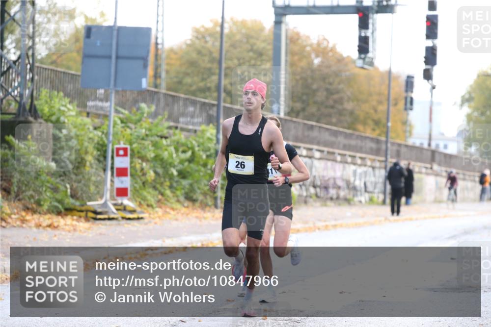 25.10.2026 - hella hamburg halbmarathon Jannik Wohlers http://msf.ph/oto/10847966 25.10.2026 10:12:40 Lombardsbrücke 41, 26, 30088 meine-sportfotos.de