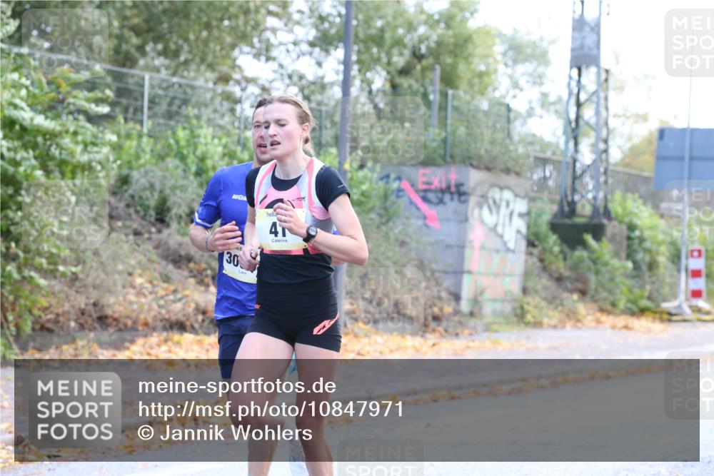 25.10.2026 - hella hamburg halbmarathon Jannik Wohlers http://msf.ph/oto/10847971 25.10.2026 10:12:43 Lombardsbrücke 30088, 26, 41 meine-sportfotos.de