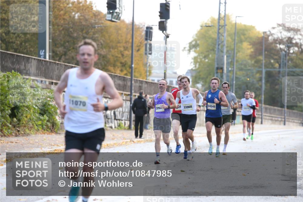 25.10.2026 - hella hamburg halbmarathon Jannik Wohlers http://msf.ph/oto/10847985 25.10.2026 10:13:18 Lombardsbrücke 11070 meine-sportfotos.de