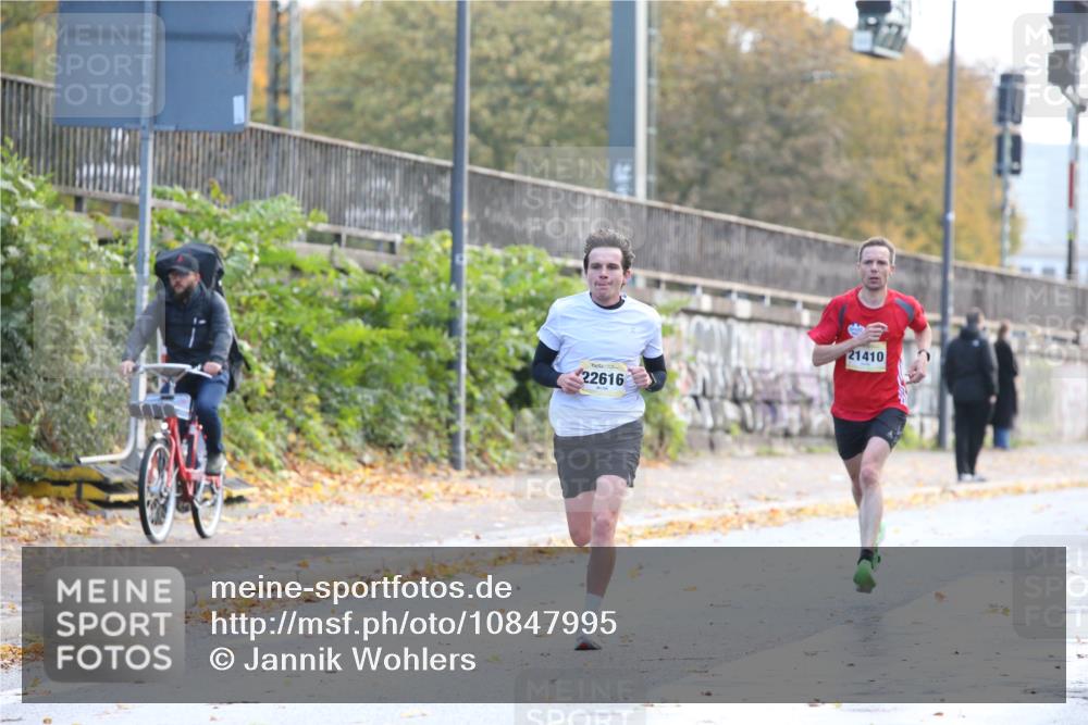 25.10.2026 - hella hamburg halbmarathon Jannik Wohlers http://msf.ph/oto/10847995 25.10.2026 10:13:25 Lombardsbrücke 33968, 33657, 24545, 32685, 35590, 22616 meine-sportfotos.de