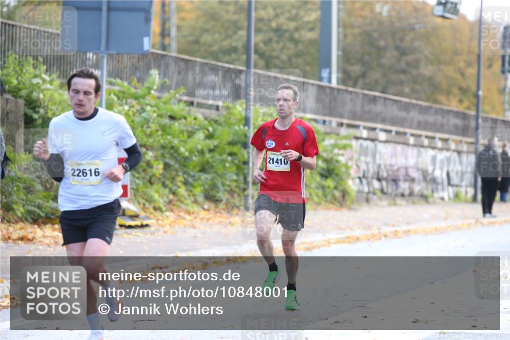 25.10.2026 - hella hamburg halbmarathon Jannik Wohlers http://msf.ph/oto/10848001 25.10.2026 10:13:26 Lombardsbrücke 33657, 33968, 32685, 24545, 35590, 22616, 21410 meine-sportfotos.de