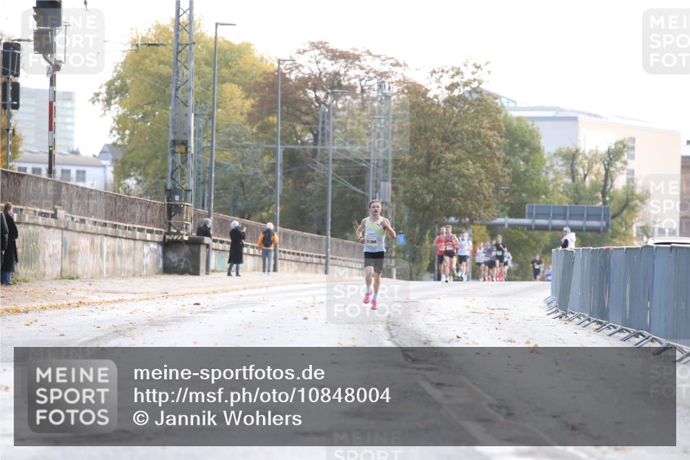 25.10.2026 - hella hamburg halbmarathon Jannik Wohlers http://msf.ph/oto/10848004 25.10.2026 10:13:36 Lombardsbrücke  meine-sportfotos.de