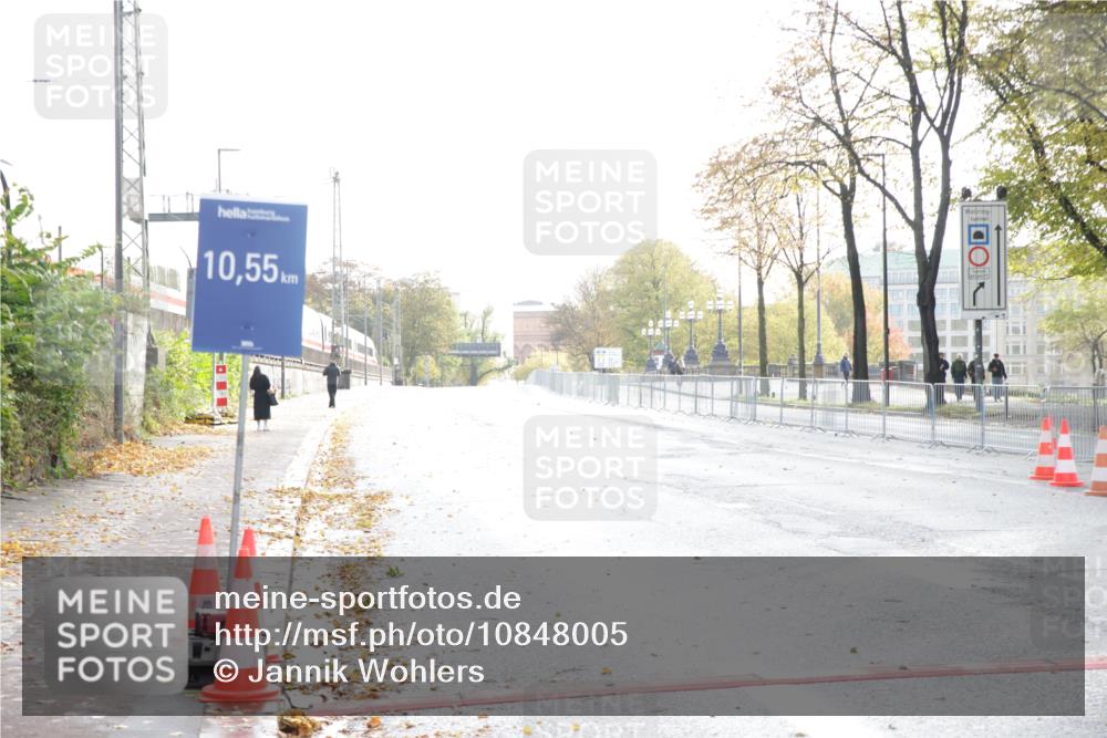 25.10.2026 - hella hamburg halbmarathon Jannik Wohlers http://msf.ph/oto/10848005 25.10.2026 10:00:32 Lombardsbrücke  meine-sportfotos.de
