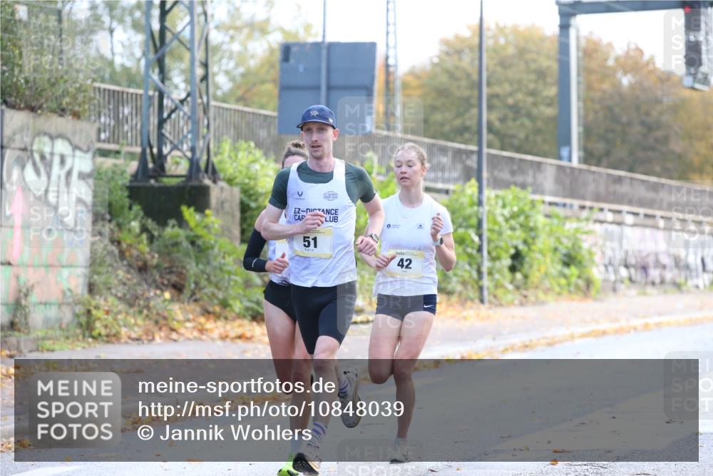 25.10.2026 - hella hamburg halbmarathon Jannik Wohlers http://msf.ph/oto/10848039 25.10.2026 10:14:02 Lombardsbrücke 30513, 11496, 43, 51, 42 meine-sportfotos.de