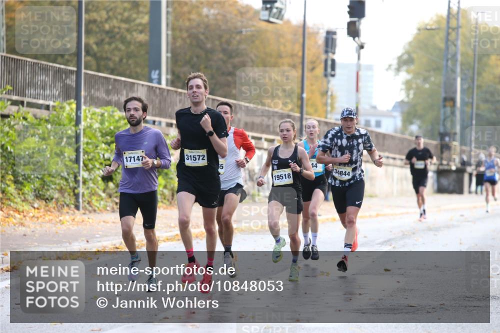 25.10.2026 - hella hamburg halbmarathon Jannik Wohlers http://msf.ph/oto/10848053 25.10.2026 10:14:05 Lombardsbrücke 43, 51, 42, 31572 meine-sportfotos.de