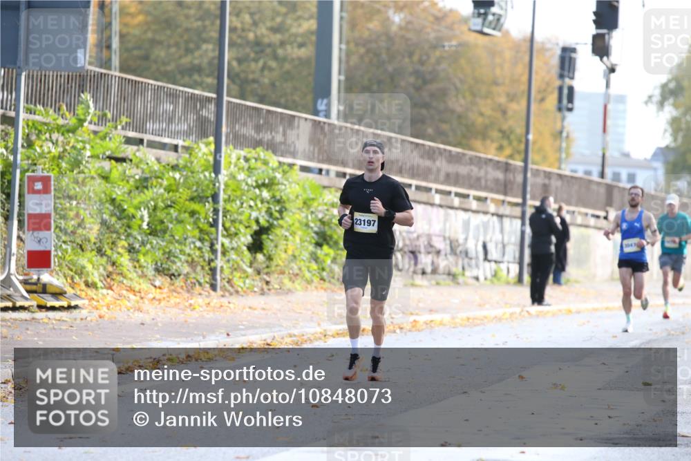 25.10.2026 - hella hamburg halbmarathon Jannik Wohlers http://msf.ph/oto/10848073 25.10.2026 10:14:12 Lombardsbrücke 19518, 17147, 13655, 34844, 44 meine-sportfotos.de