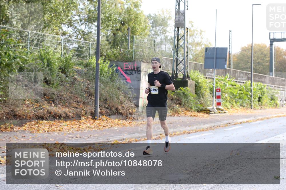 25.10.2026 - hella hamburg halbmarathon Jannik Wohlers http://msf.ph/oto/10848078 25.10.2026 10:14:15 Lombardsbrücke 23197 meine-sportfotos.de