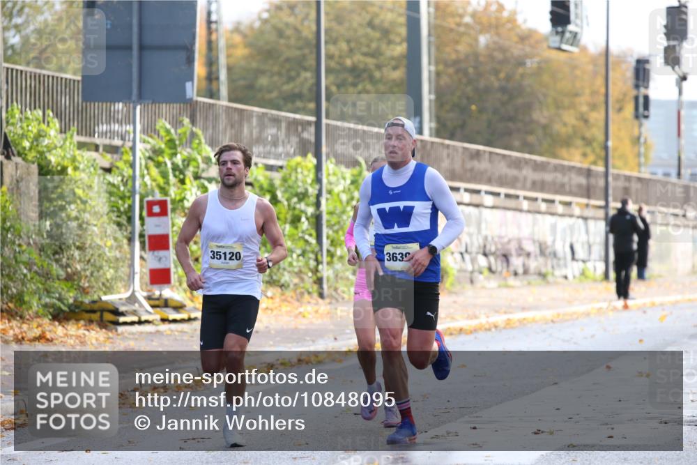 25.10.2026 - hella hamburg halbmarathon Jannik Wohlers http://msf.ph/oto/10848095 25.10.2026 10:14:22 Lombardsbrücke 30471, 34723, 35120, 38, 36396 meine-sportfotos.de
