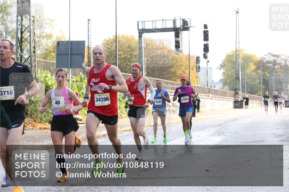 25.10.2026 - hella hamburg halbmarathon Jannik Wohlers http://msf.ph/oto/10848119 25.10.2026 10:14:34 Lombardsbrücke 35561, 34396, 33716, 40, 30965, 11655, 16361, 35048 meine-sportfotos.de