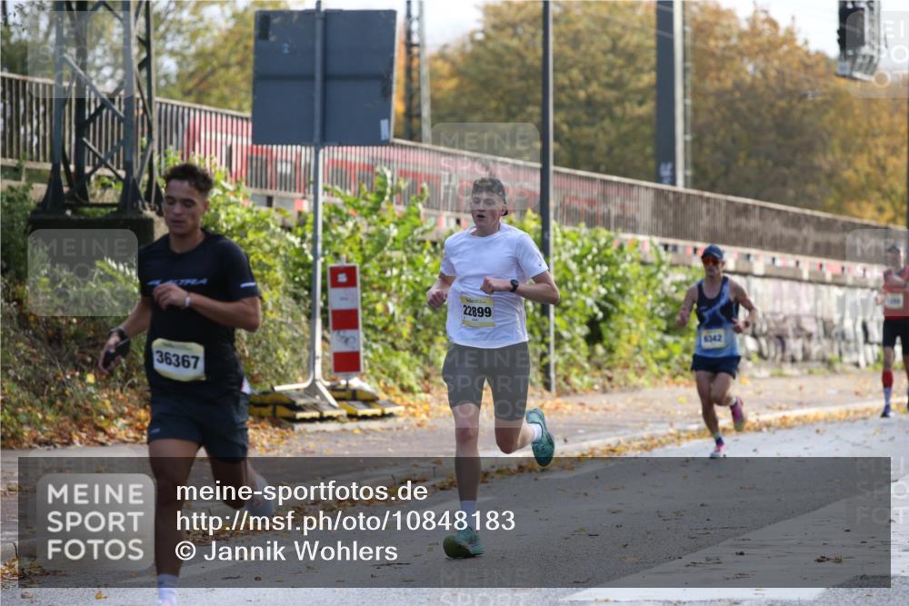 25.10.2026 - hella hamburg halbmarathon Jannik Wohlers http://msf.ph/oto/10848183 25.10.2026 10:15:08 Lombardsbrücke 13398, 36367, 22899 meine-sportfotos.de
