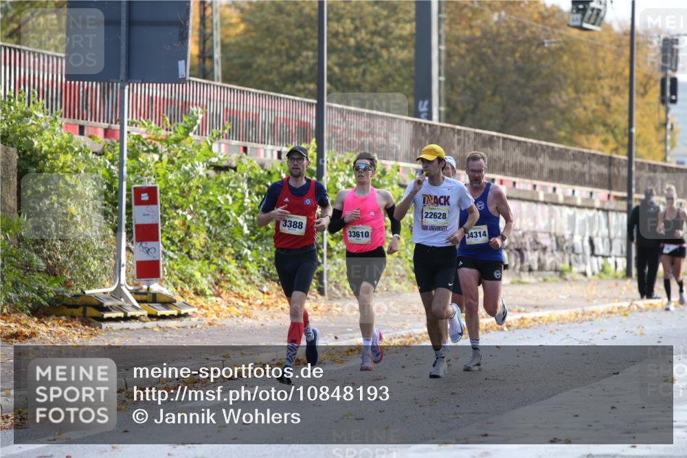 25.10.2026 - hella hamburg halbmarathon Jannik Wohlers http://msf.ph/oto/10848193 25.10.2026 10:15:12 Lombardsbrücke 36367, 22899, 6342 meine-sportfotos.de
